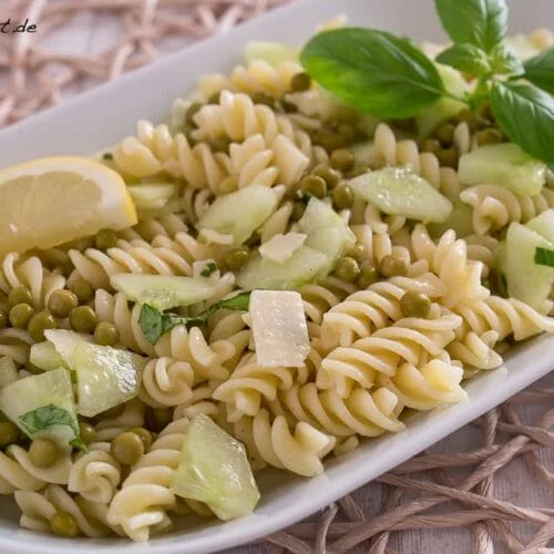 Refreshing Pasta Salad with Lemon, Cucumber, and Basil