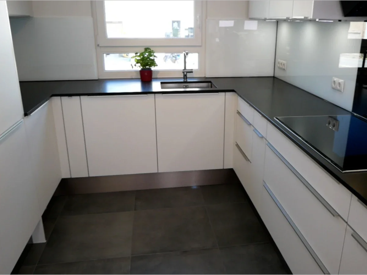 Kitchen Installation: Assembling Your Kitchen with Glass Backsplash, Induction Cooktop, and Granite Countertop