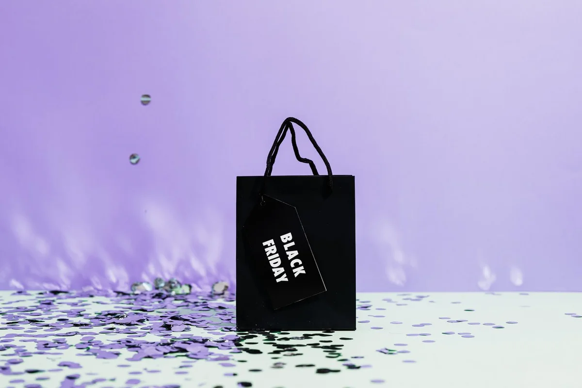 Sustainable and Minimalist Black Friday - Bradipocondriaca's Blog